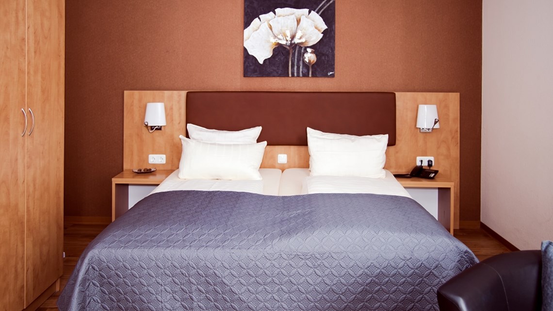 Hotelzumschwan Zimmer Komfort Balkon Gross 2