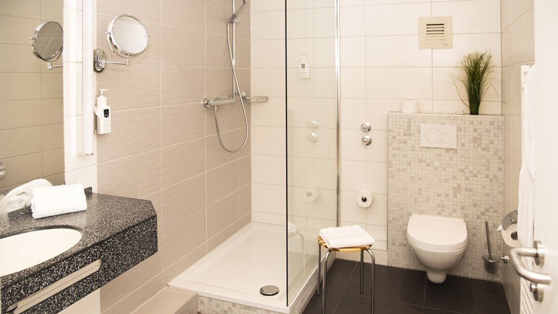 Hotelzumschwan Zimmer Komfort Balkon Gross 5